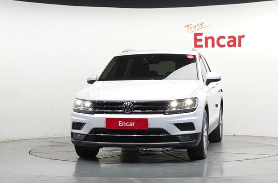 Volkswagen Tiguan 2.0 TDI Premium — пробег 124 389 км — фото 3 из 5
