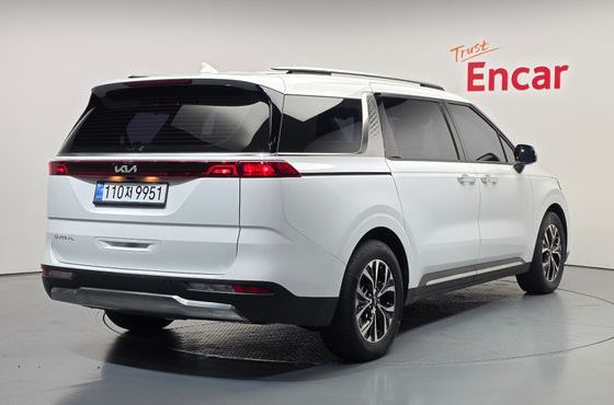 Kia Carnival 9-Seater Signature — пробег 61 299 км — фото 2 из 5