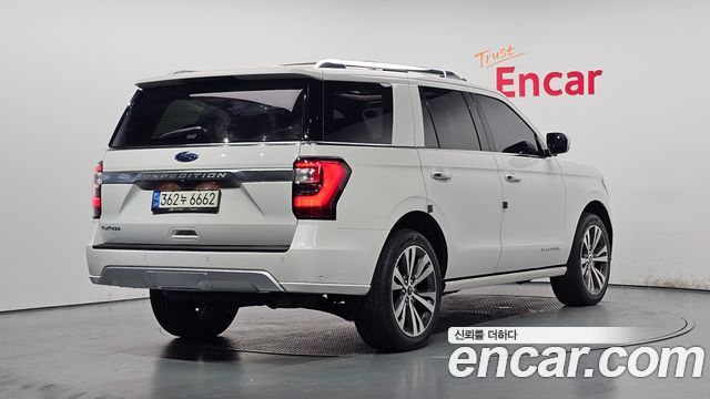 Ford Expedition Platinum 4WD 7Seater — пробег 64 028 км — фото 2 из 5