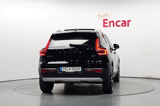Volvo XC40 B4 Inscription — пробег 60 352 км — фото 4 из 5