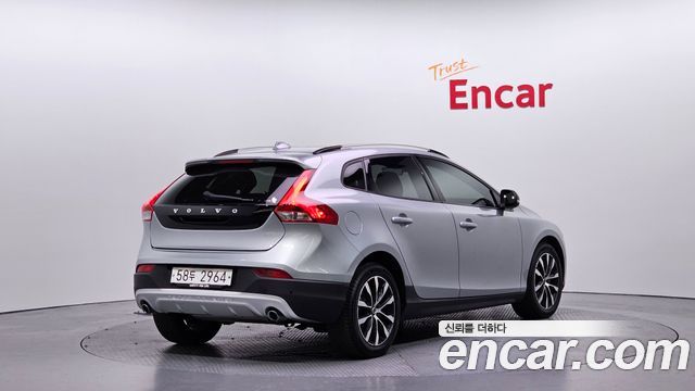 Volvo V40 из Кореи Encar