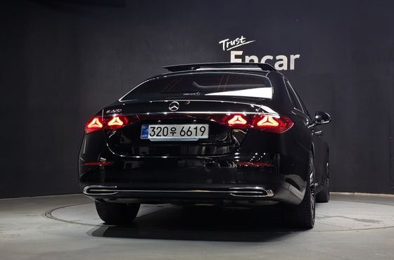Mercedes-Benz E-Class E200 Avantgarde — пробег 10 840 км — фото 4 из 5