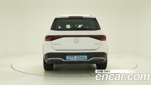 Mercedes-Benz EQB EQB300 4MATIC AMG Line — пробег 4 337 км — фото 4 из 5