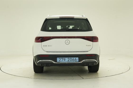 Mercedes-Benz EQB EQB300 4MATIC AMG Line — пробег 4 337 км — фото 4 из 5