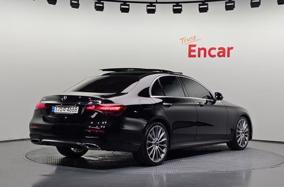 Mercedes-Benz E-Class E350 4MATIC AMG Line — пробег 102 236 км — фото 2 из 5