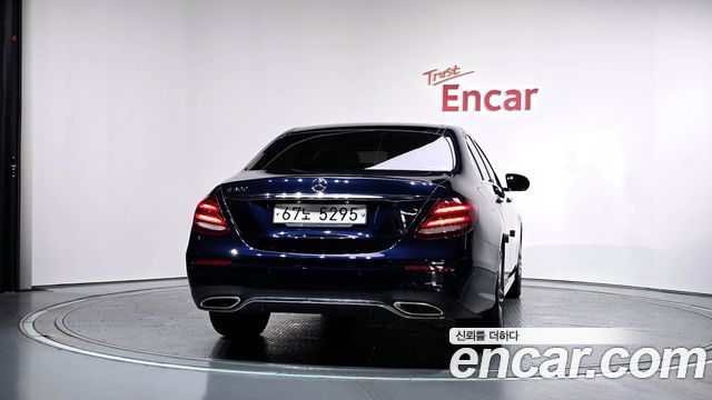 Mercedes-Benz E-Class из Кореи Encar