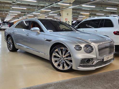 Bentley Flying Spur 4.0 — пробег 31 500 км — фото 1 из 5