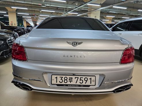 Bentley Flying Spur 4.0 — пробег 31 500 км — фото 3 из 5
