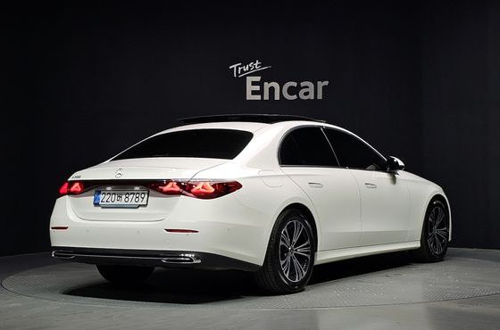 Mercedes-Benz E-Class E200 Avantgarde — пробег 20 319 км — фото 2 из 5