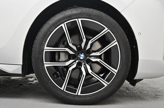 BMW 7-Series 740i xDrive M Sport — пробег 10 340 км — фото 5 из 5