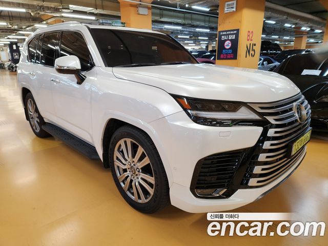 Lexus LX 700h VIP — пробег 21 000 км — фото 3 из 5