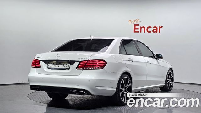 Mercedes-Benz E-Class E220 Bluetec Avantgarde Sport — пробег 128 645 км — фото 2 из 5