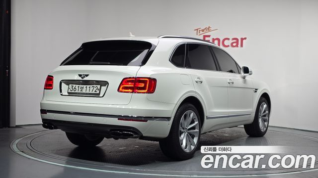Bentley Bentayga 4.0 V8 — пробег 50 579 км — фото 2 из 5