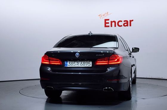 BMW 5-Series 540i xDrive Luxury Plus — пробег 104 122 км — фото 4 из 5