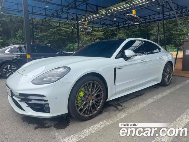 Porsche Panamera 2.9 AWD E-Hybrid — пробег 33 000 км — фото 3 из 5