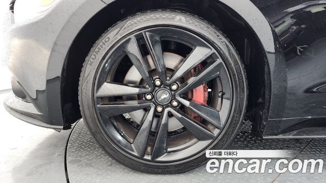 Ford Mustang Convertible — пробег 109 801 км — фото 5 из 5