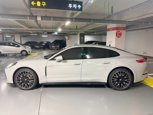Porsche Panamera 2.9 AWD E-Hybrid — пробег 6 000 км — фото 2 из 5