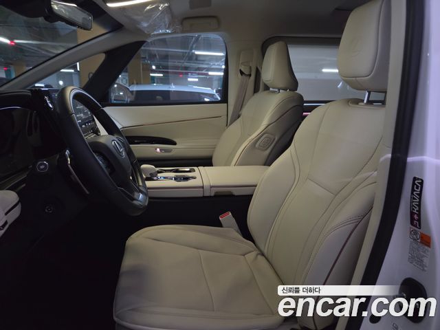 Lexus LM 500h Executive — пробег 2 804 км — фото 4 из 5