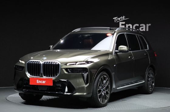 BMW X7 xDrive 40i M Sport 7STR — пробег 8 031 км — фото 1 из 5