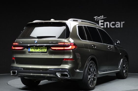 BMW X7 xDrive 40i M Sport 7STR — пробег 8 031 км — фото 2 из 5