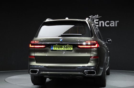 BMW X7 xDrive 40i M Sport 7STR — пробег 8 031 км — фото 4 из 5