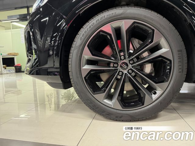 Audi Q7 55 TFSI Quattro Premium — пробег 12 км — фото 3 из 5