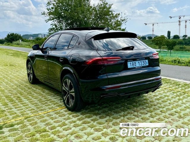 Maserati Grecale AWD Folgore — пробег 7 043 км — фото 4 из 5