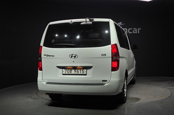 Hyundai Starex 12-Seater Wagon CVX Deluxe — пробег 109 526 км — фото 4 из 5
