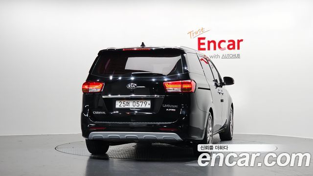 Kia Carnival Gasoline 9-seater Noblesse — пробег 139 731 км — фото 4 из 5