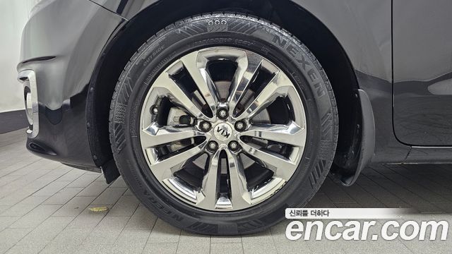 Kia Carnival Gasoline 9-seater Noblesse — пробег 139 731 км — фото 5 из 5