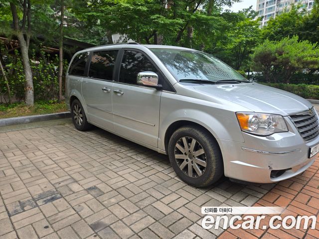Chrysler Grand Voyager 3.8 — пробег 56 150 км — фото 1 из 5