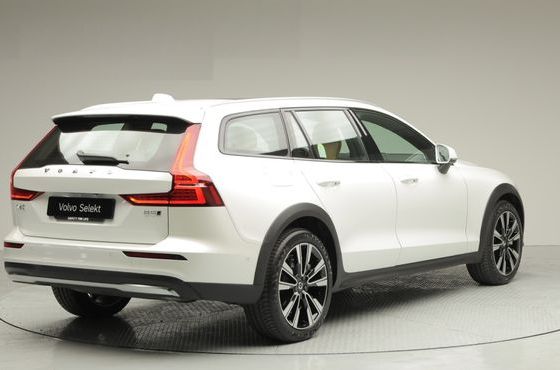 Volvo V60 B5 Ultra AWD — пробег 3 897 км — фото 4 из 5