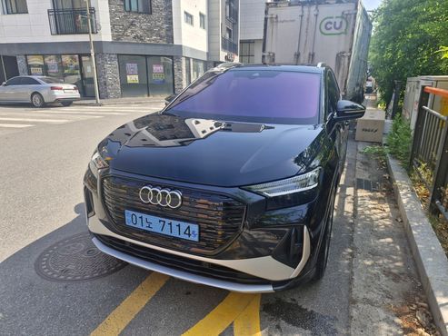 Audi Q4 e-tron 45 Premium — пробег 9 800 км — фото 1 из 5