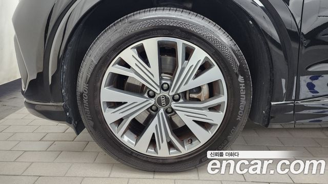 Audi Q4 e-tron 40 Sportback — пробег 44 013 км — фото 5 из 5