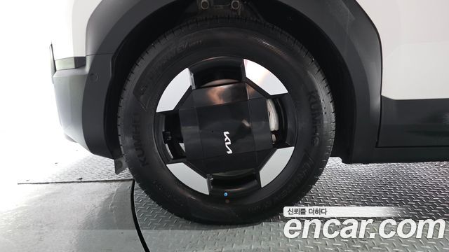 Kia PV5 из Кореи Encar