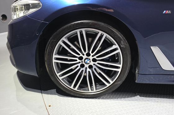 BMW 5-Series 530i xDrive M Sport Package Plus — пробег 50 620 км — фото 5 из 5