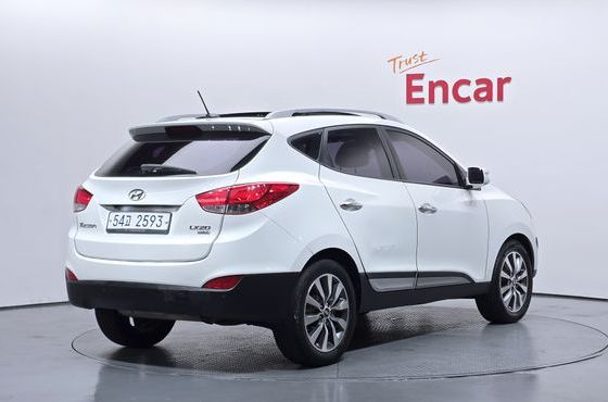 Hyundai Tucson Diesel 2WD LX20 Smart-Pack — пробег 182 698 км — фото 2 из 5