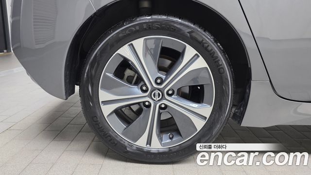 Nissan Leaf EV SL — пробег 91 225 км — фото 5 из 5