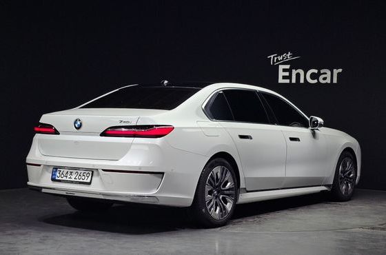 BMW 7-Series 740i sDrive Design Pure Excellence Individual — пробег 64 565 км — фото 2 из 5