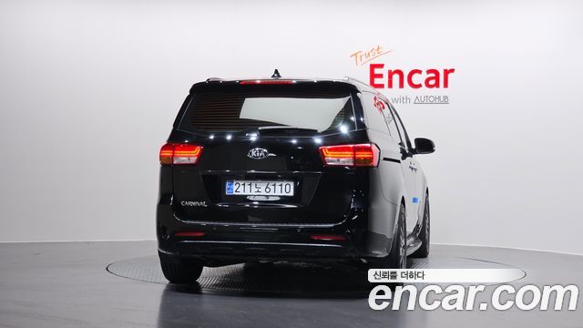 Kia Carnival из Кореи Encar
