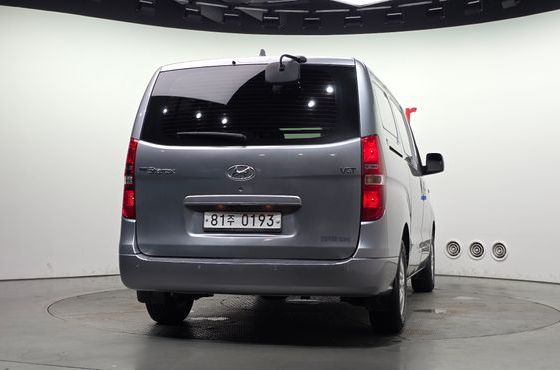 Hyundai Starex Van 3-Seater Smart — пробег 208 855 км — фото 4 из 5