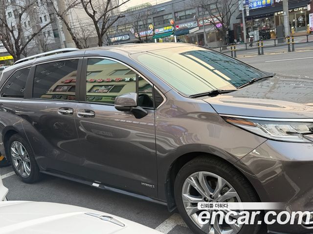 Toyota Sienna 2.5 Hybrid AWD — пробег 81 756 км — фото 1 из 5