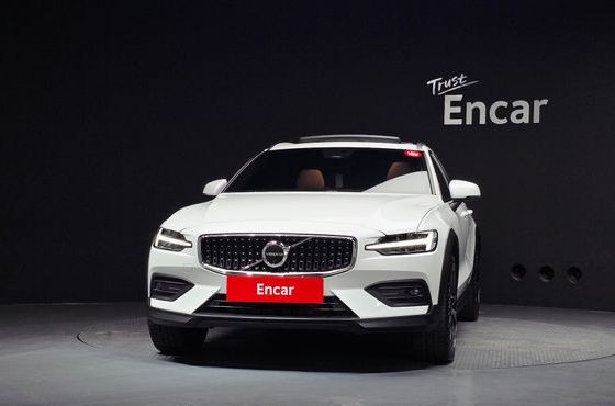 Volvo V60 B5 Ultra AWD — пробег 2 844 км — фото 3 из 5