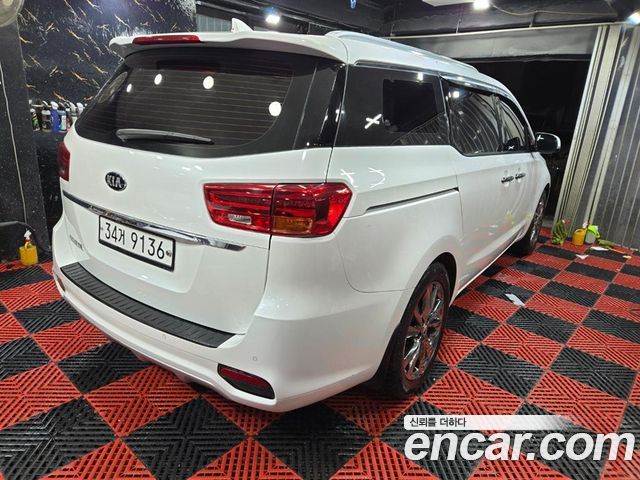 Kia Carnival из Кореи Encar