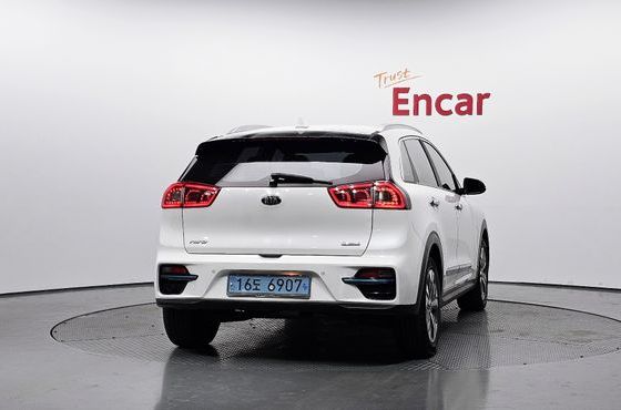 Kia Niro Noblesse — пробег 125 420 км — фото 4 из 5