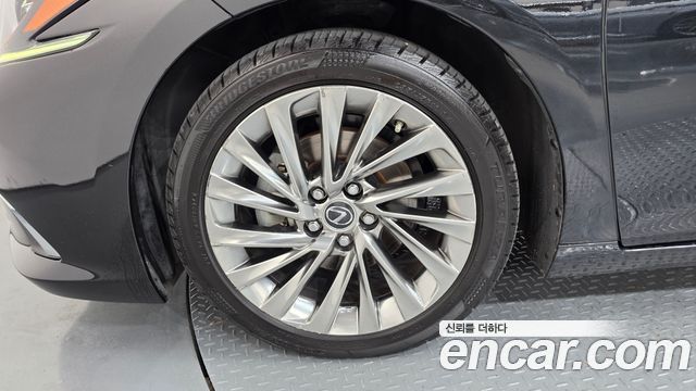 Lexus ES Executive — пробег 73 313 км — фото 5 из 5