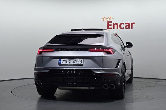 Lamborghini Urus 4.0 V8 S — пробег 18 400 км — фото 4 из 5