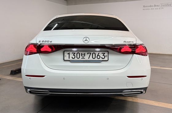 Mercedes-Benz E-Class E220d 4MATIC Exclusive — пробег 20 070 км — фото 4 из 5