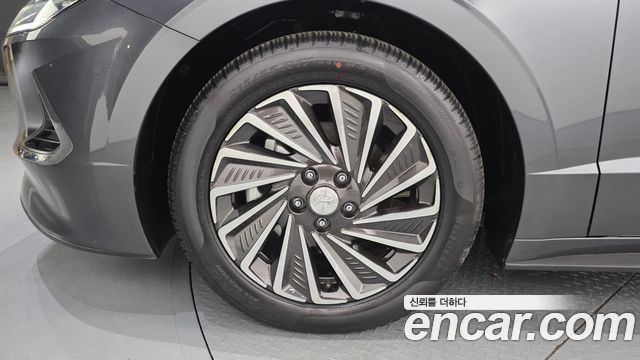 Hyundai Sonata Premium Plus — пробег 20 685 км — фото 5 из 5