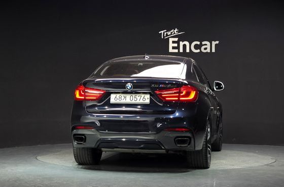 BMW X6 M50d — пробег 124 923 км — фото 4 из 5